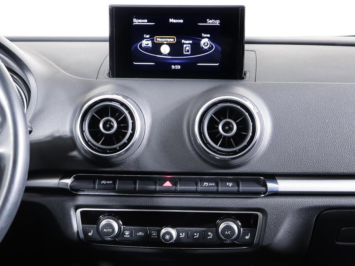 Audi A3 2016, белый