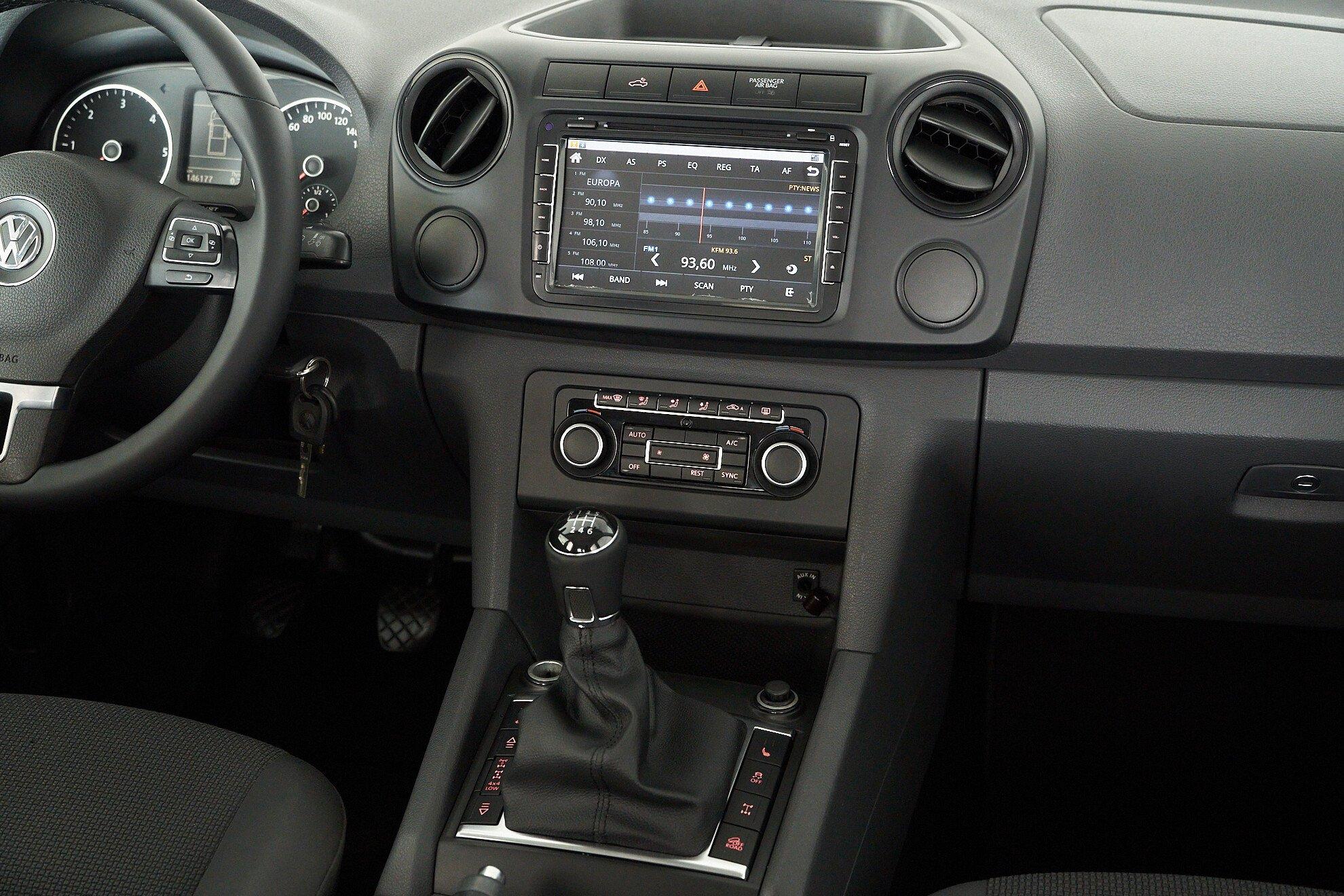 Volkswagen Amarok 2013, черный