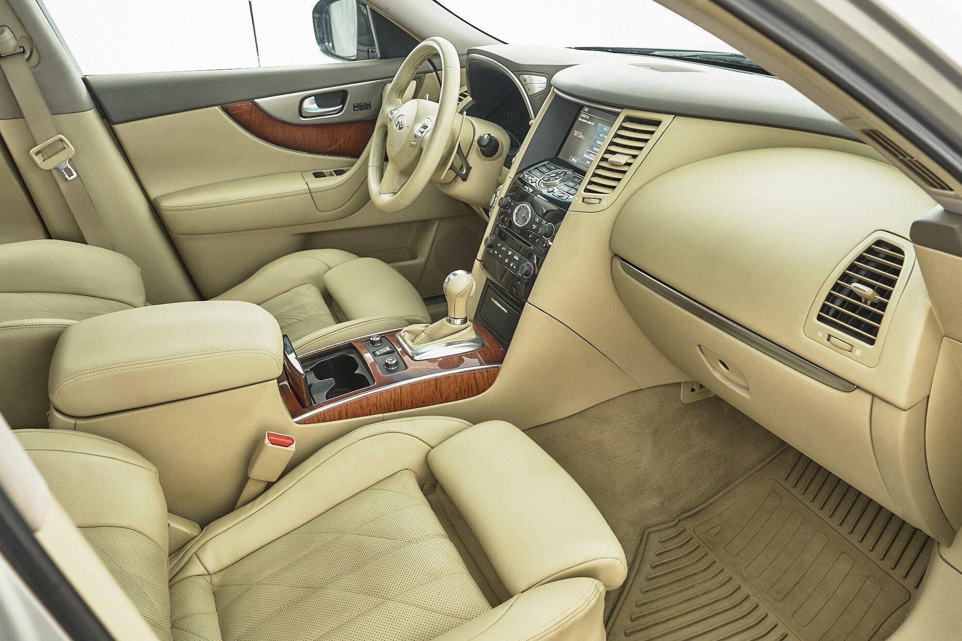 Infiniti FX 2012, серебряный