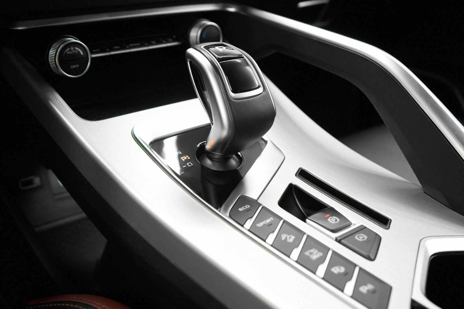 Geely Coolray 2021, серый