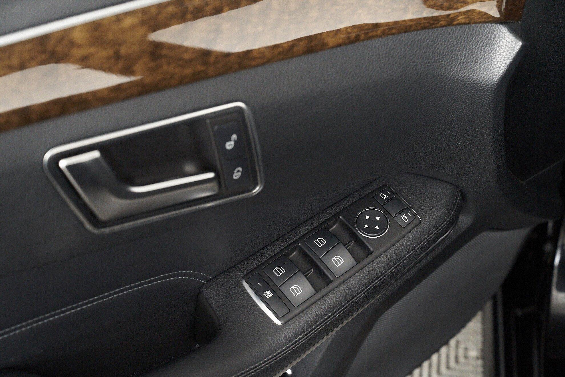 Mercedes-Benz E-Класс 2013, черный