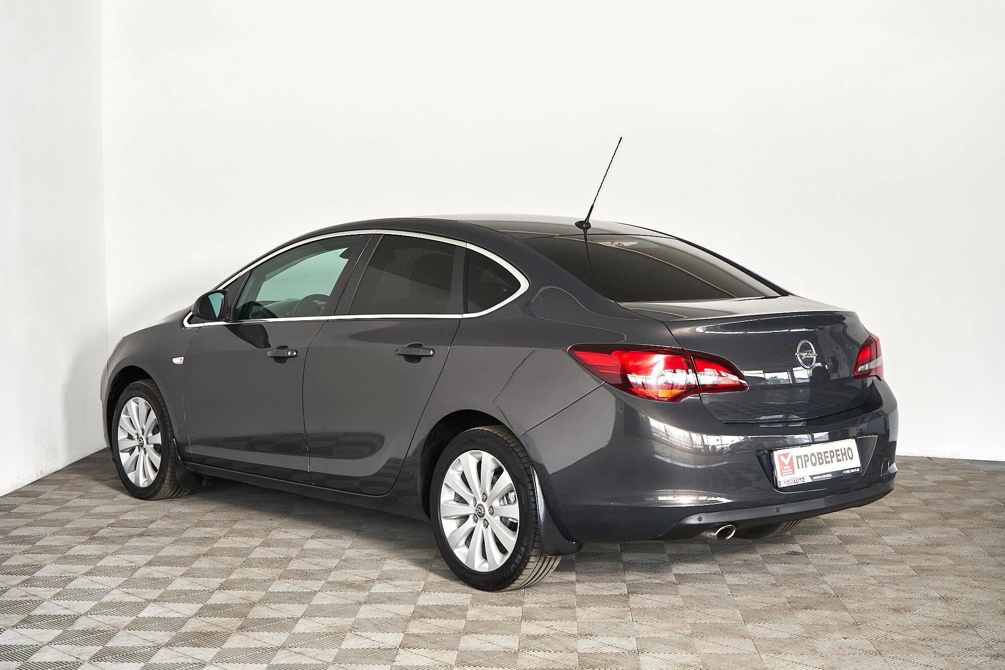 Opel Astra 2015, серый