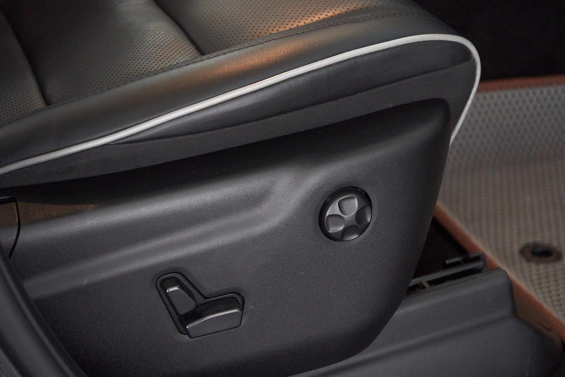 Jeep Grand Cherokee 2011, серый