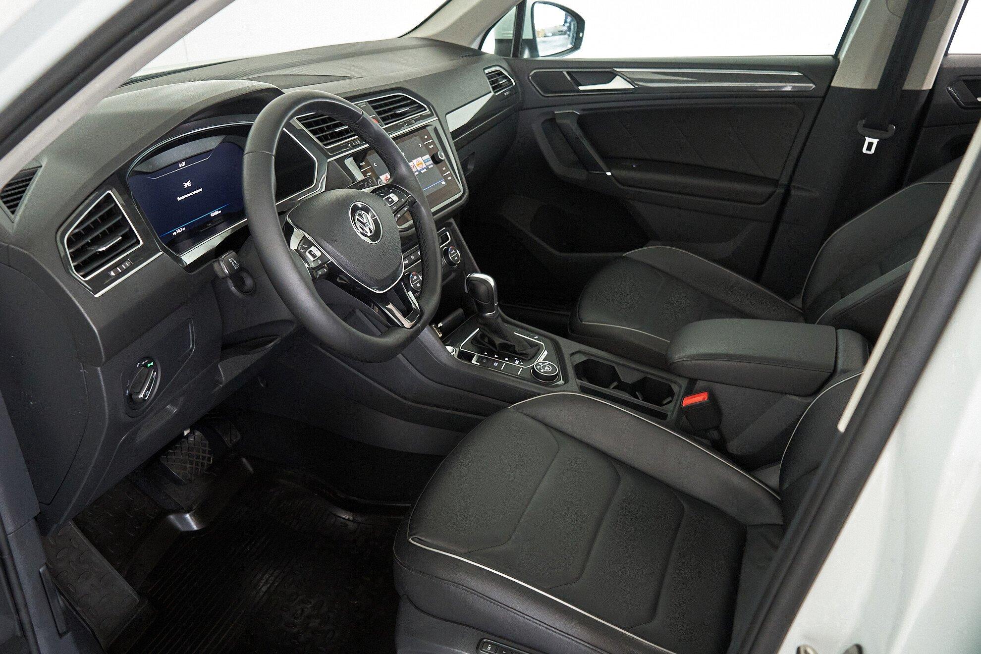 Volkswagen Tiguan 2018, белый