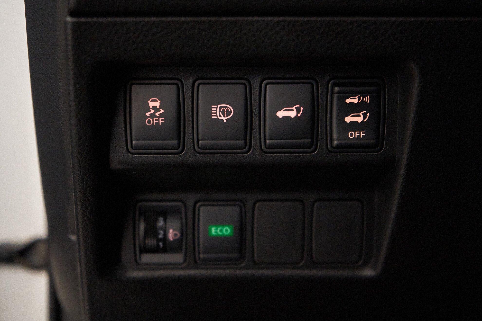 Nissan X-Trail 2015, белый