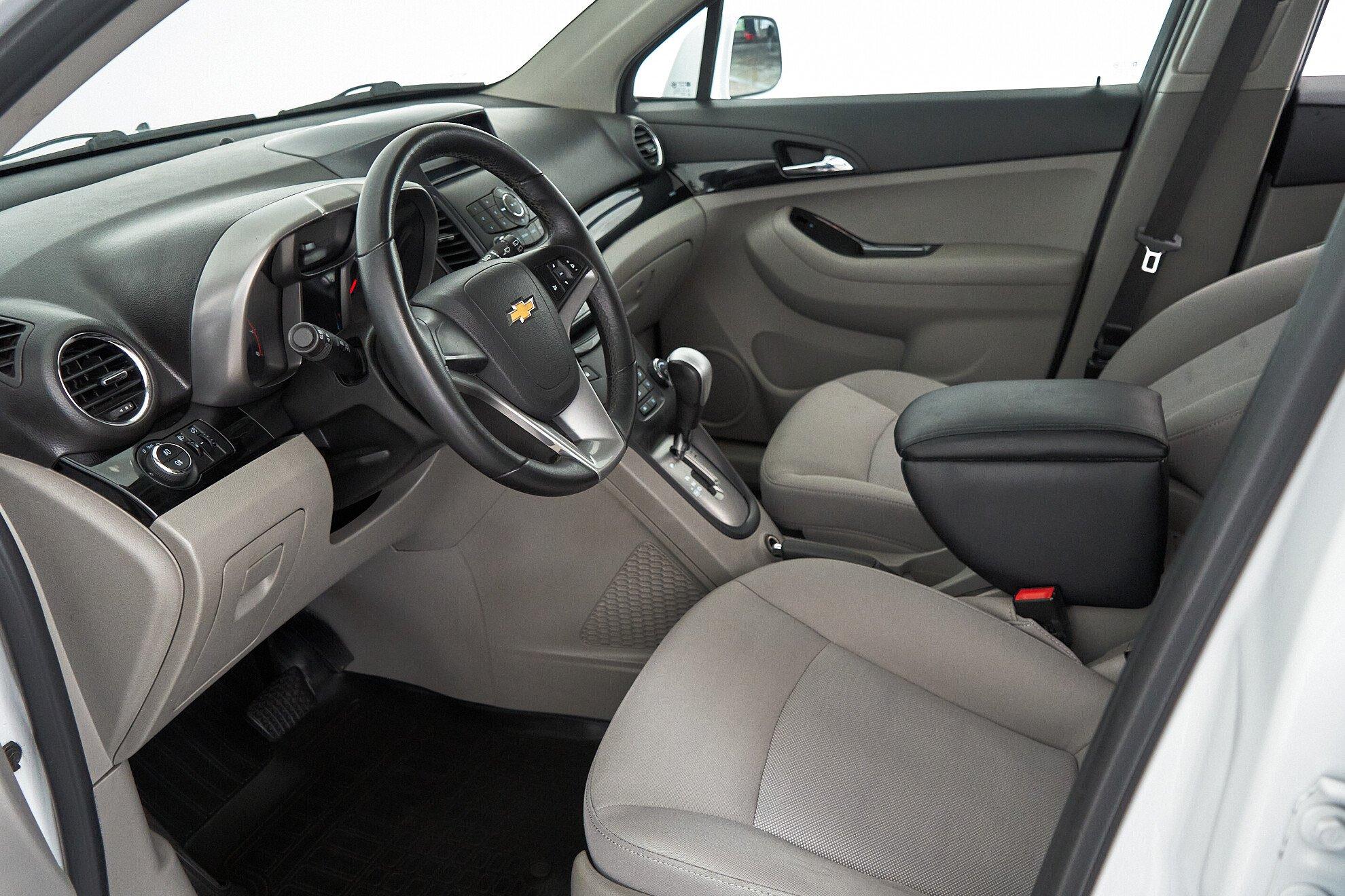 Chevrolet Orlando 2013, белый