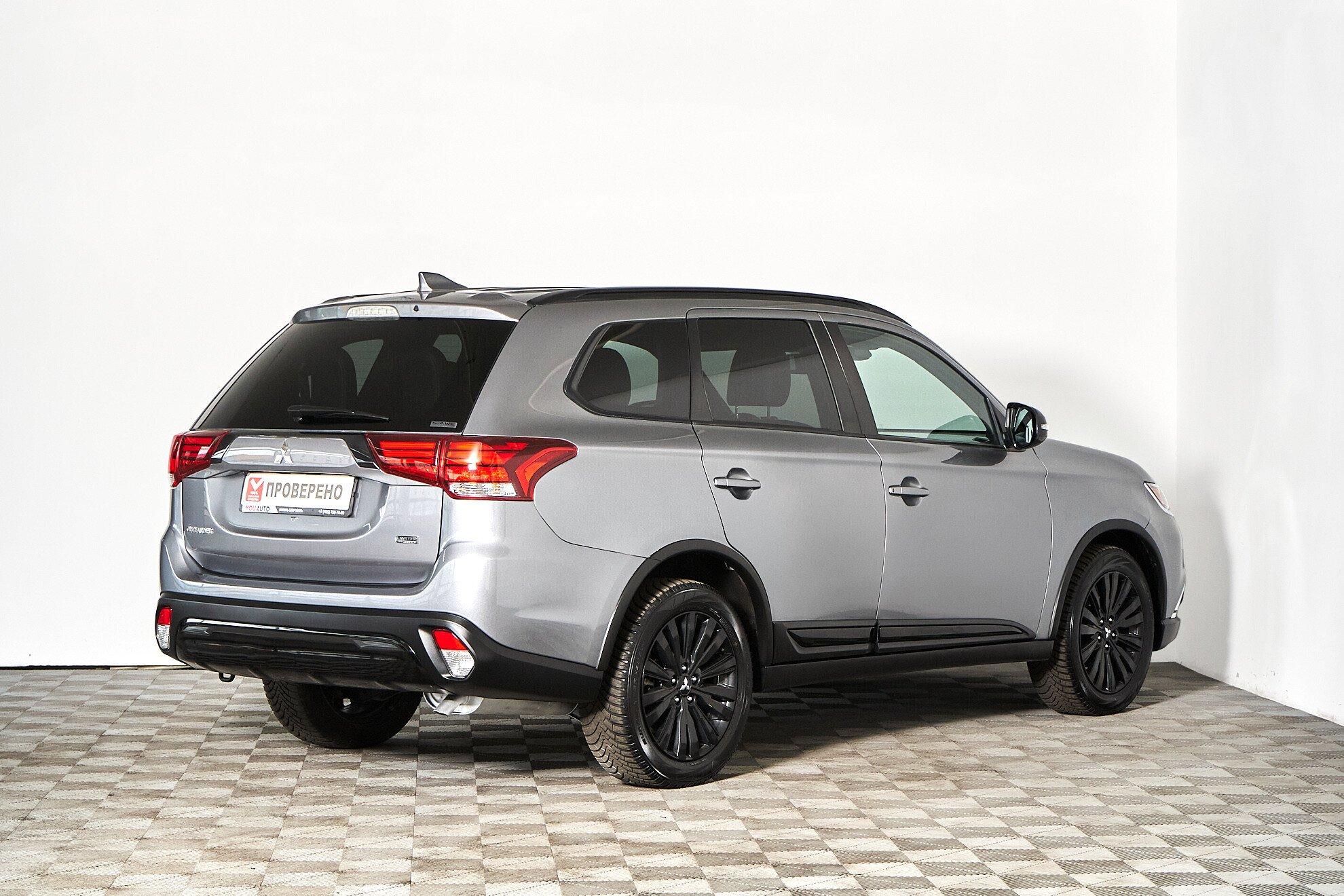 Mitsubishi Outlander 2019, серый