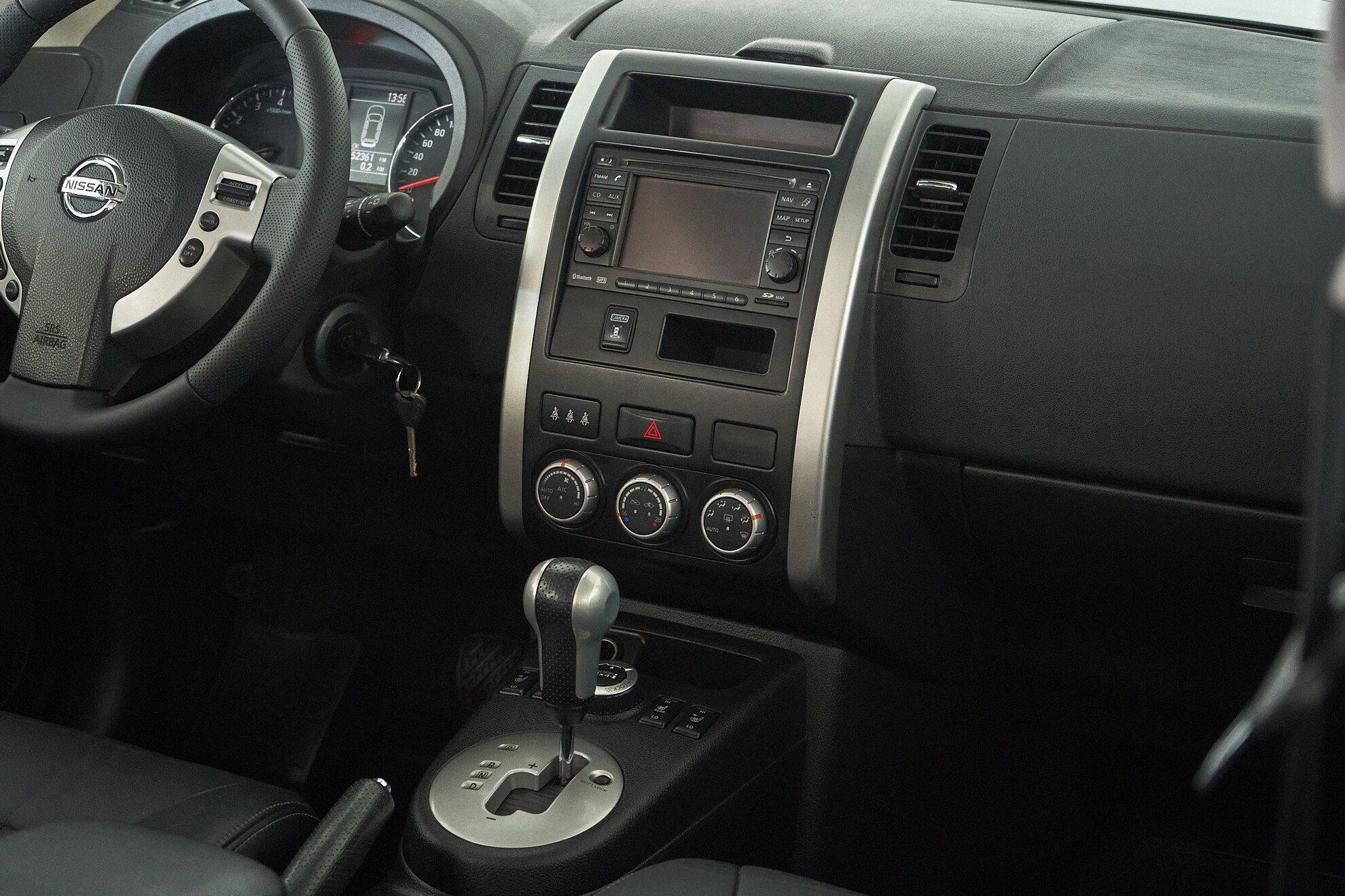 Nissan X-Trail 2013, черный