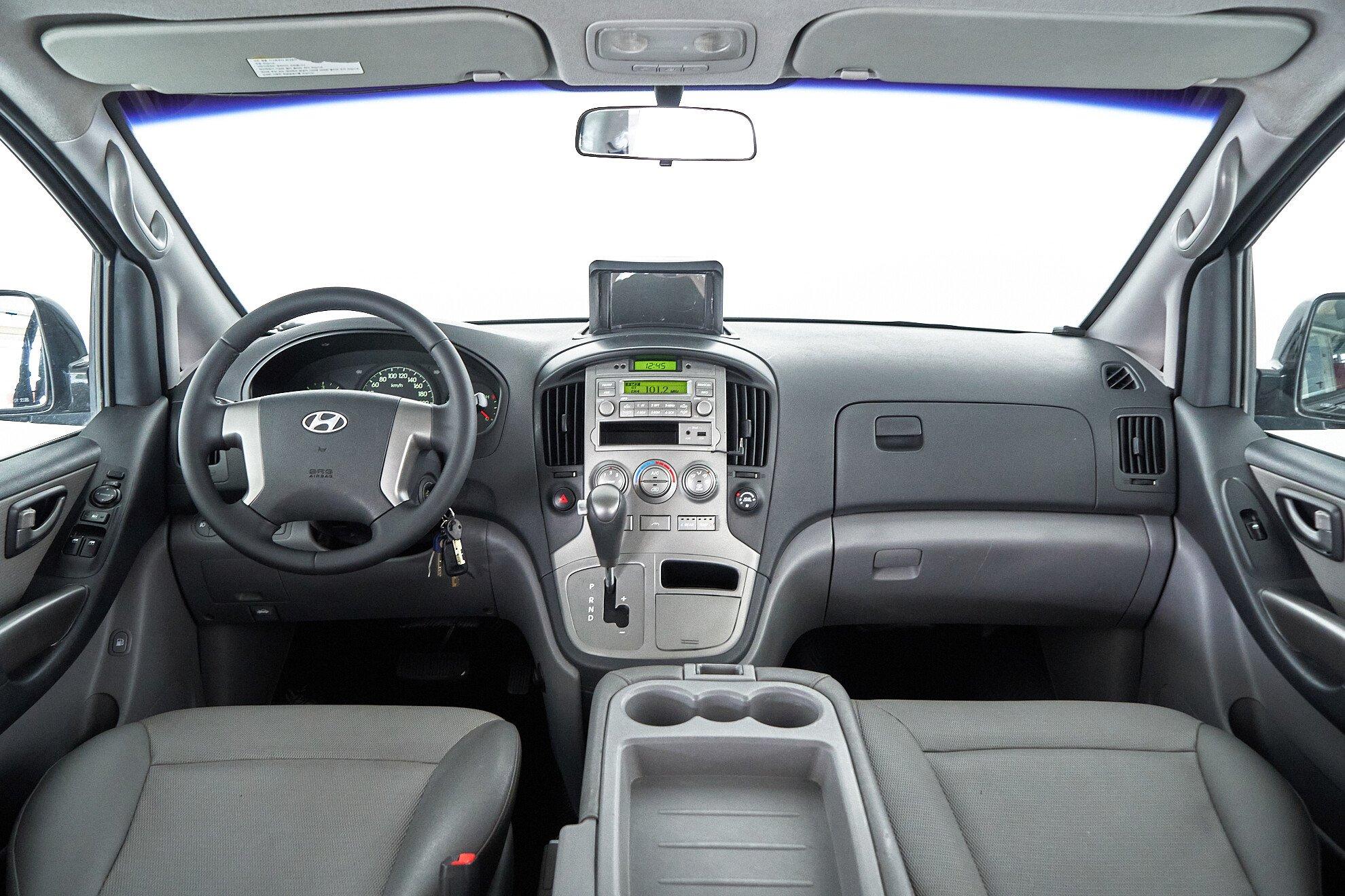 Hyundai Grand Starex 2011, черный