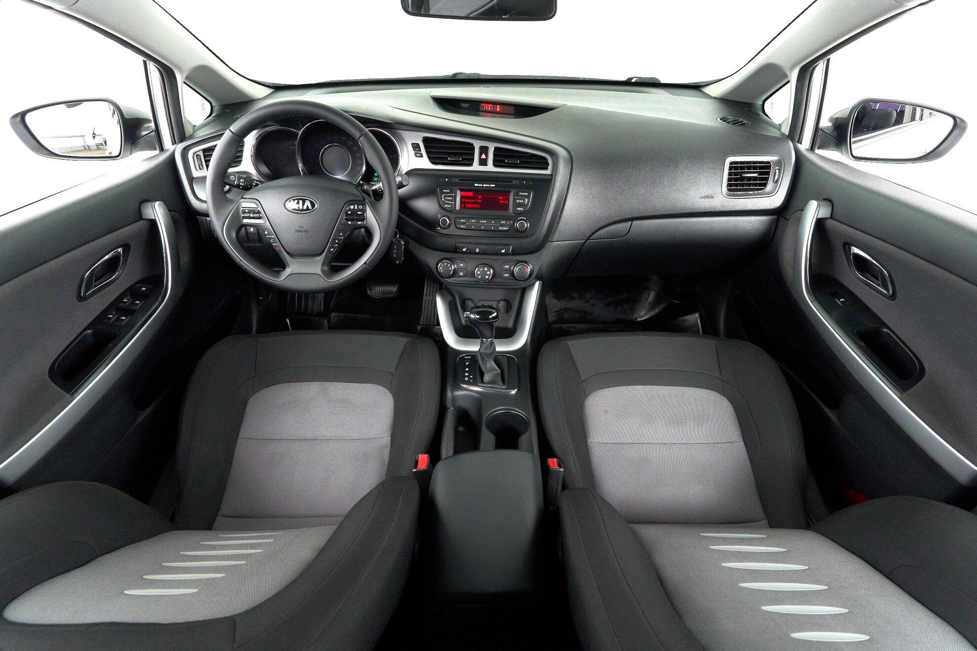Kia Ceed 2012, серебряный