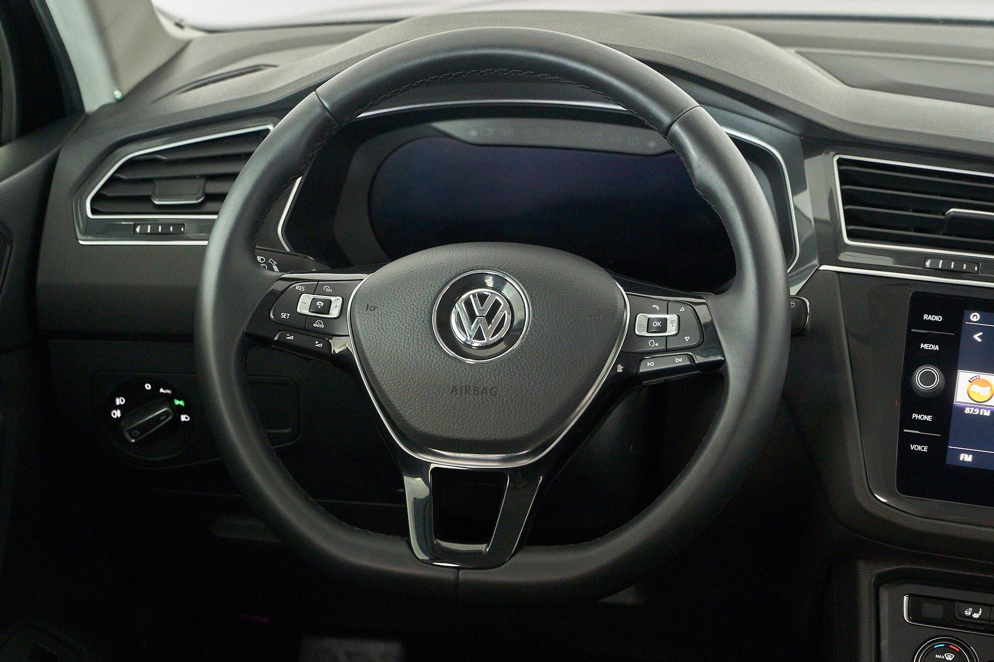 Volkswagen Tiguan 2018, черный