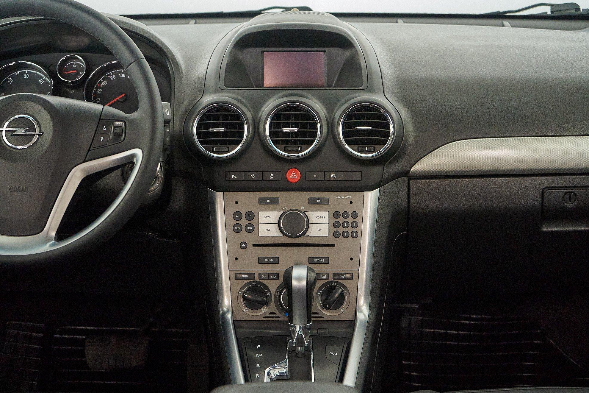 Opel Antara 2013, черный