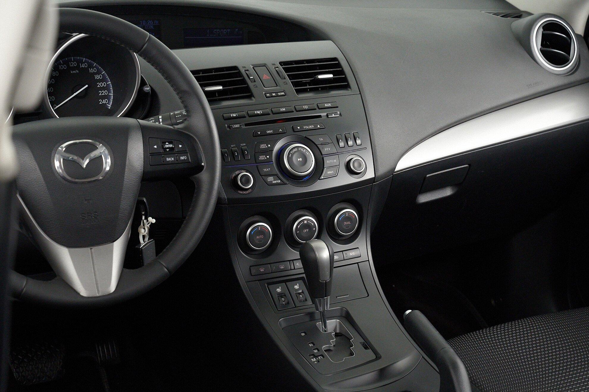 Mazda 3 2012, коричневый
