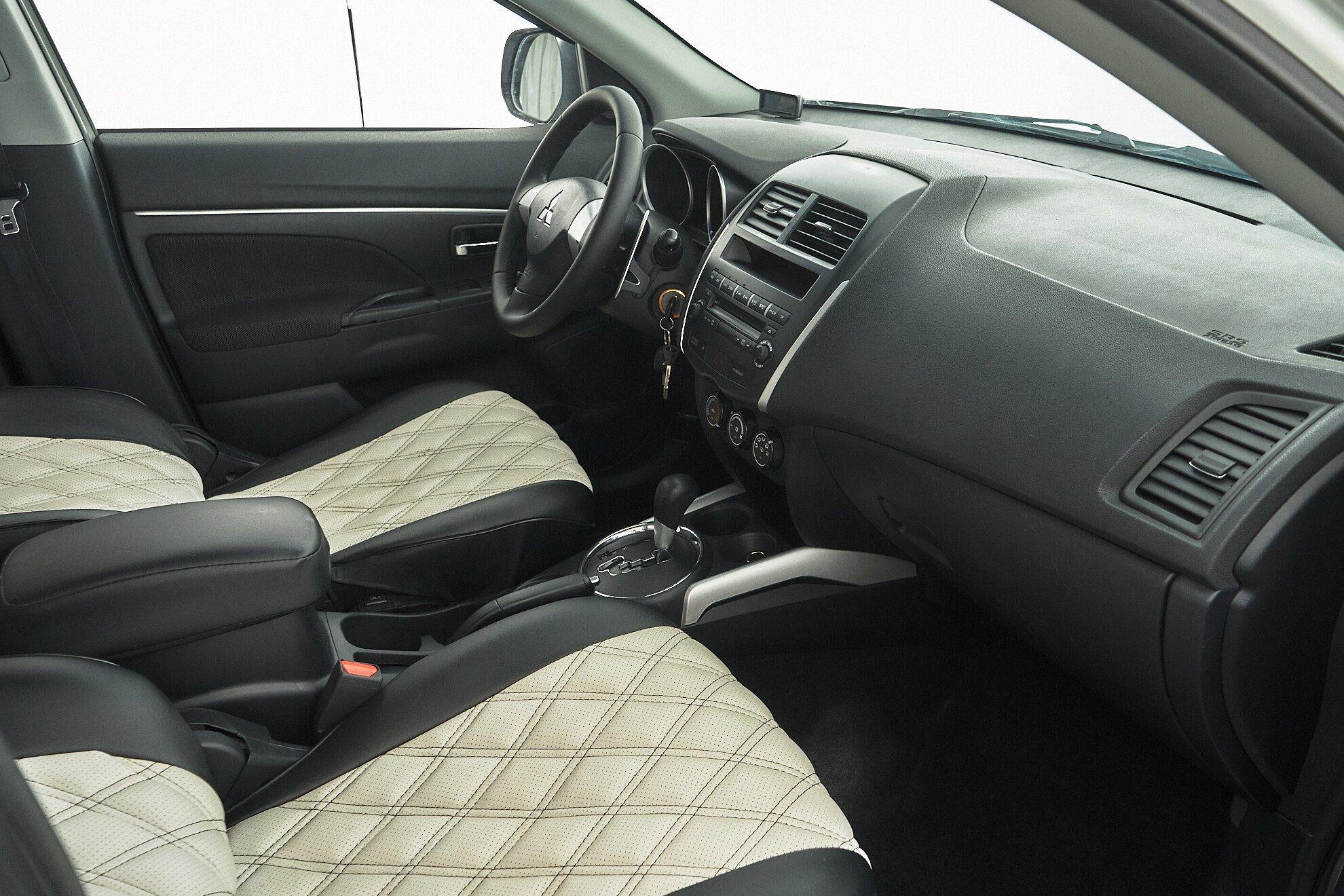 Mitsubishi ASX 2010, белый
