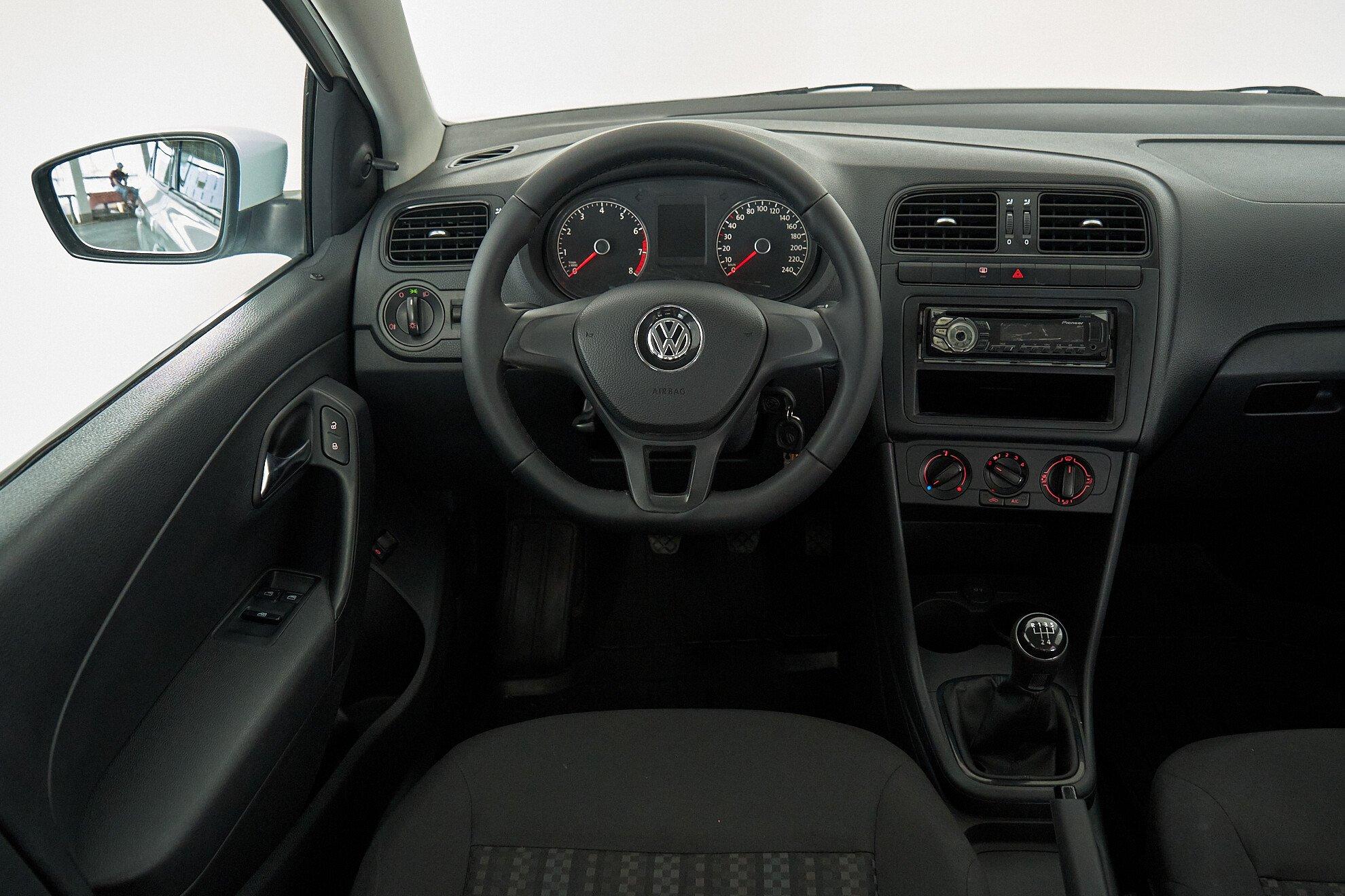 Volkswagen Polo 2017, белый