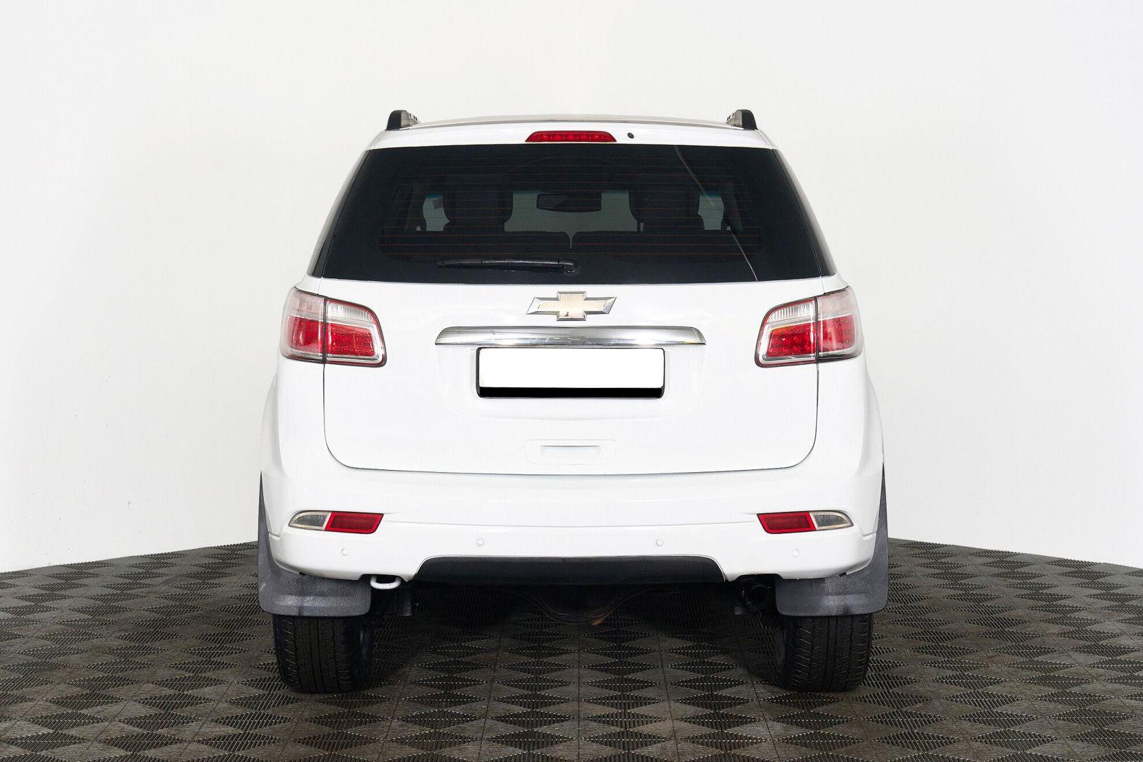 Chevrolet TrailBlazer 2013, белый