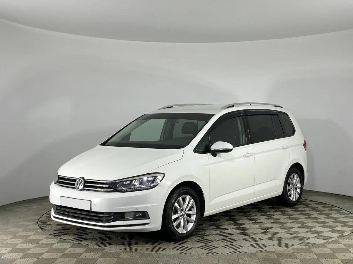 Volkswagen Touran 2018, белый