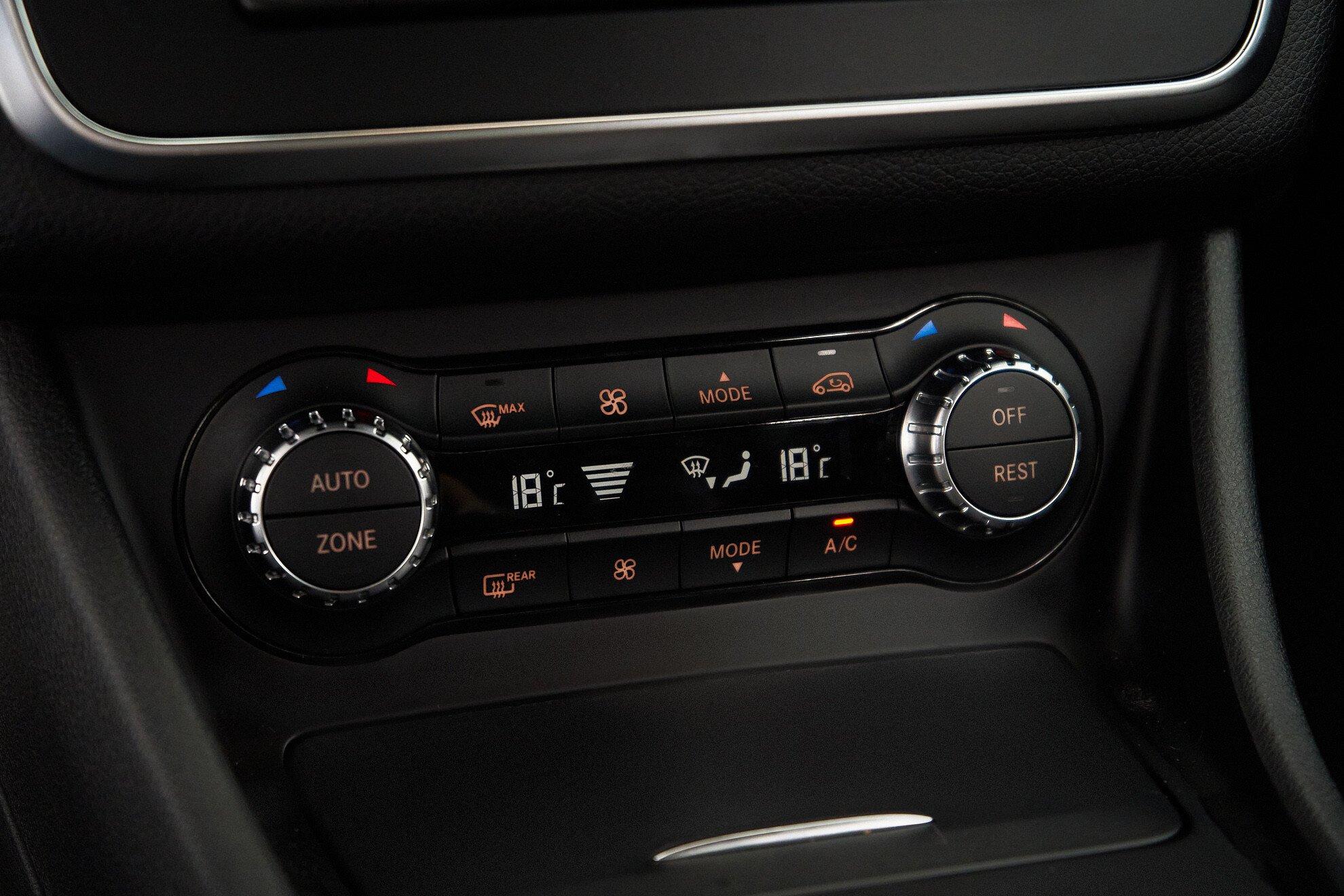 Mercedes-Benz CLA 2013, белый