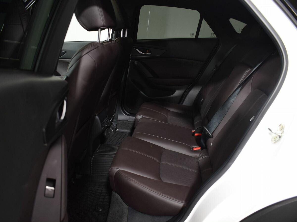 Mazda CX-4 2022, белый