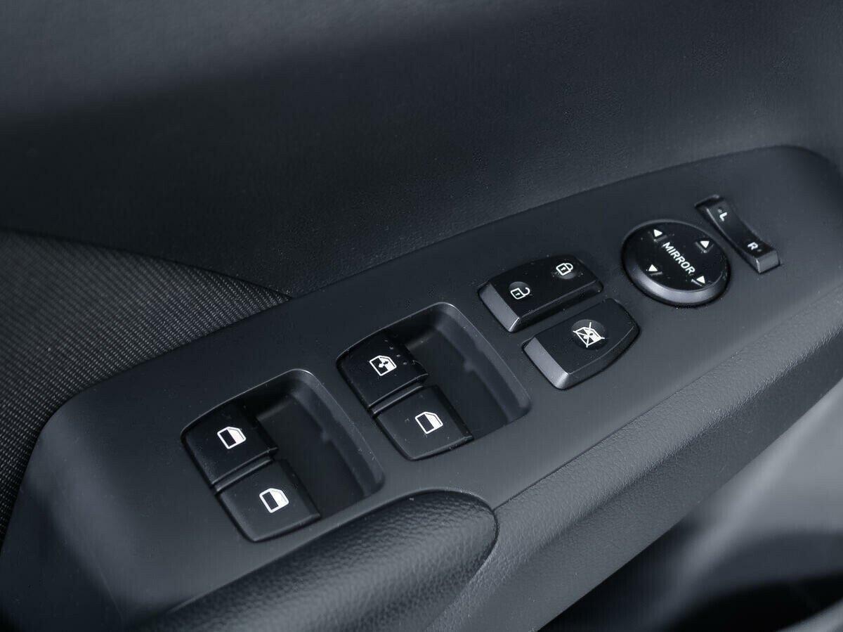 Hyundai Solaris 2019, серебряный