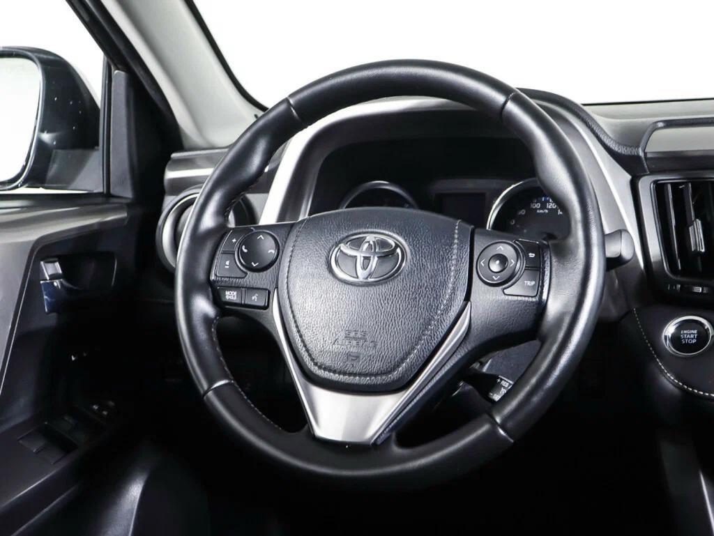 Toyota RAV4 2017, черный