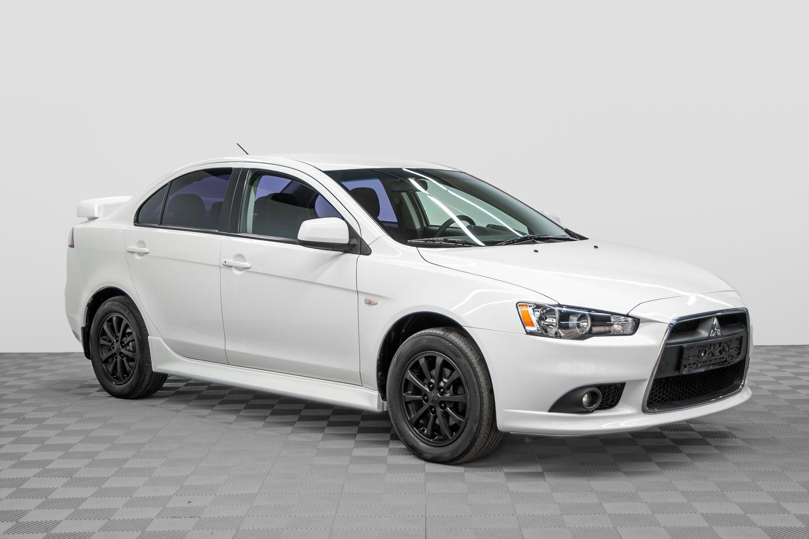 Mitsubishi Lancer 2012, белый