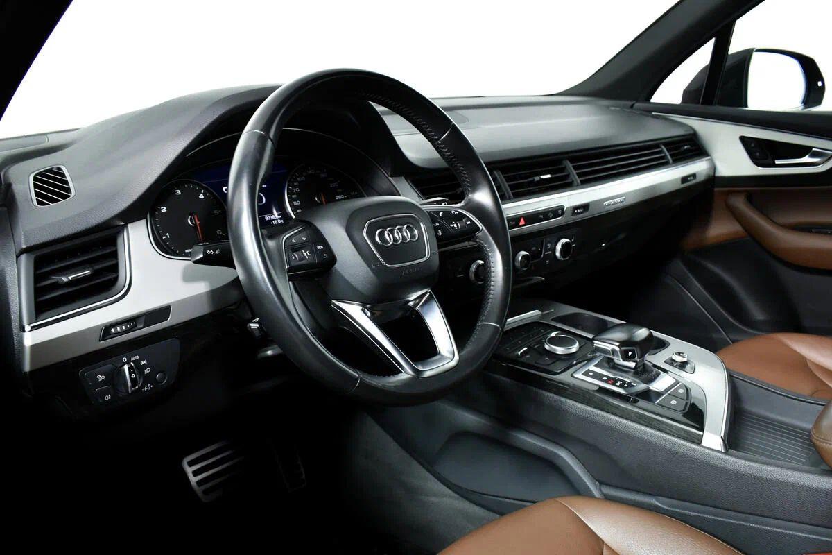 Audi Q7 2018, черный