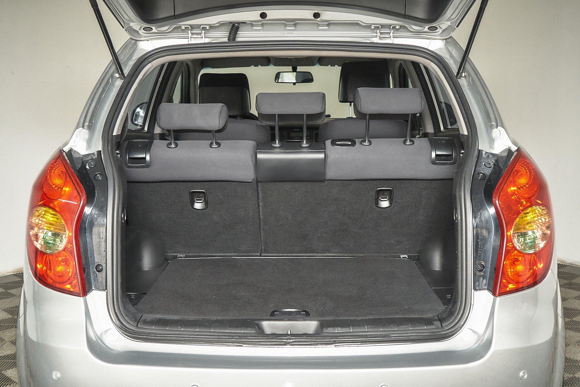 SsangYong Actyon 2012, серебряный