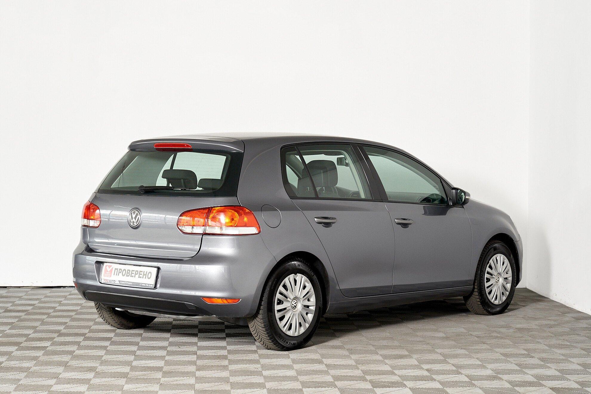 Volkswagen Golf 2012, серый