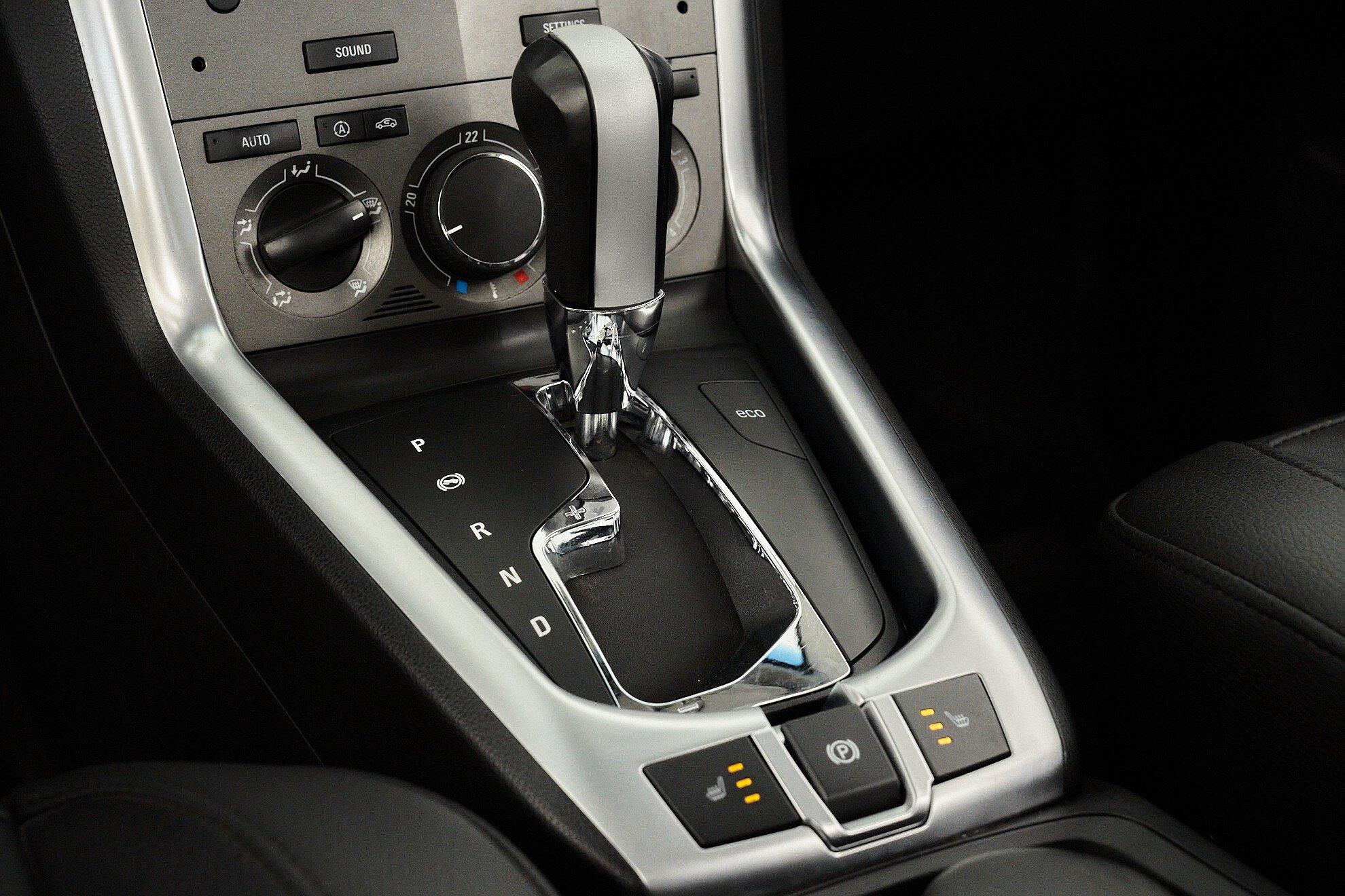 Opel Antara 2012, черный