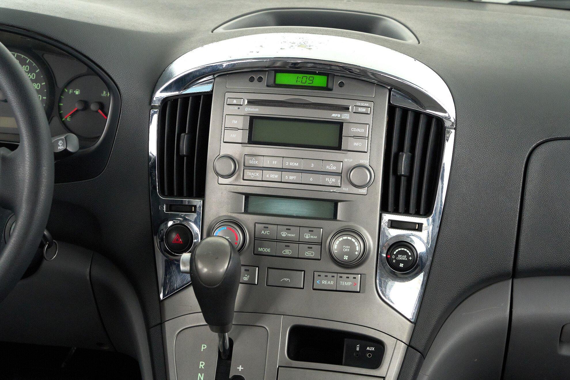 Hyundai Grand Starex 2007, серебряный