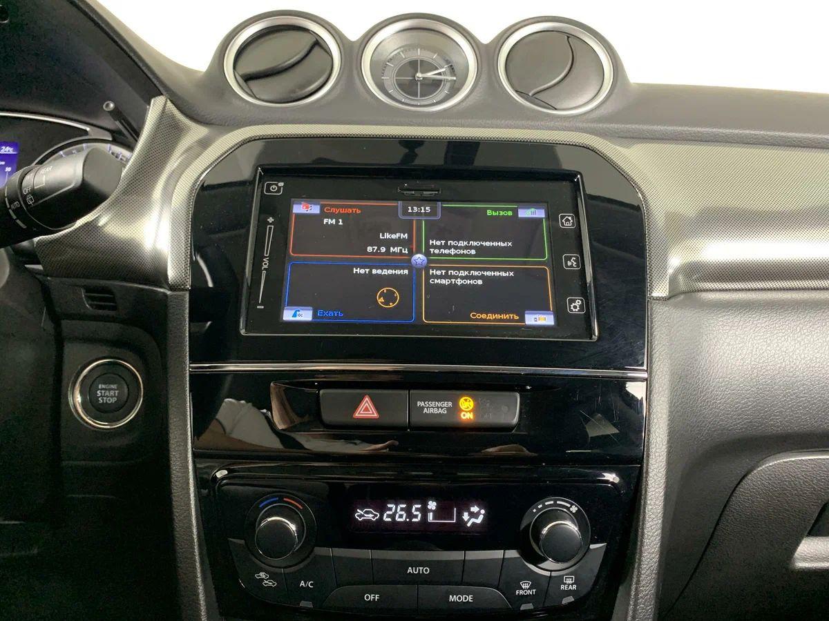 Suzuki Vitara 2021, серый