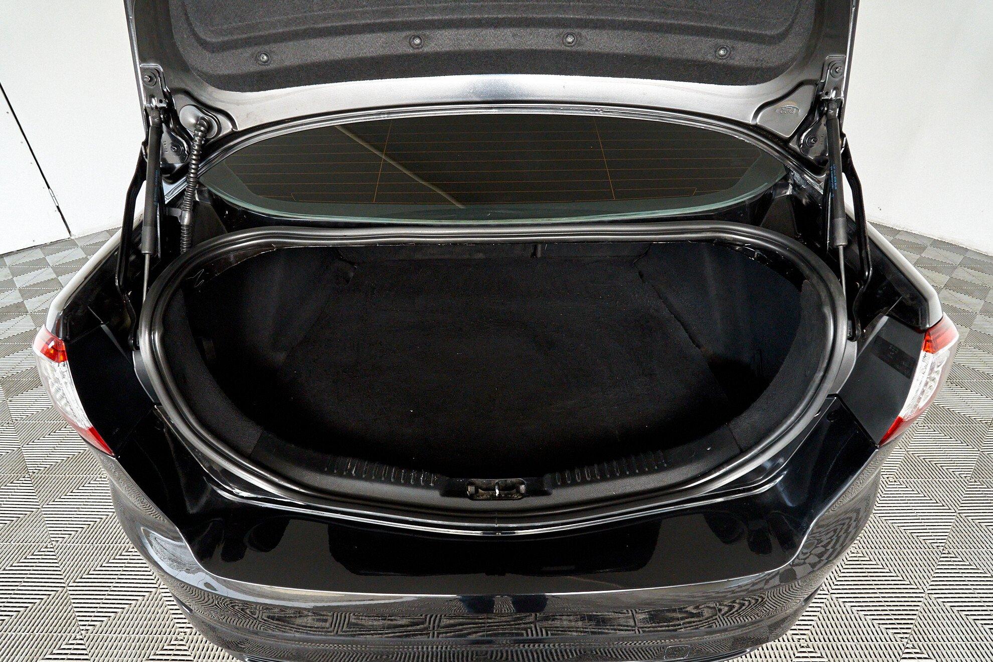Ford Mondeo 2012, черный