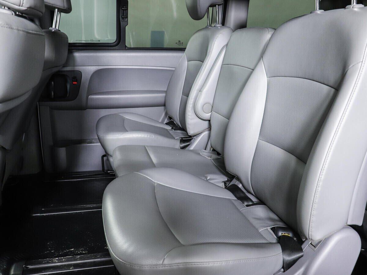 Hyundai Grand Starex 2020, серый