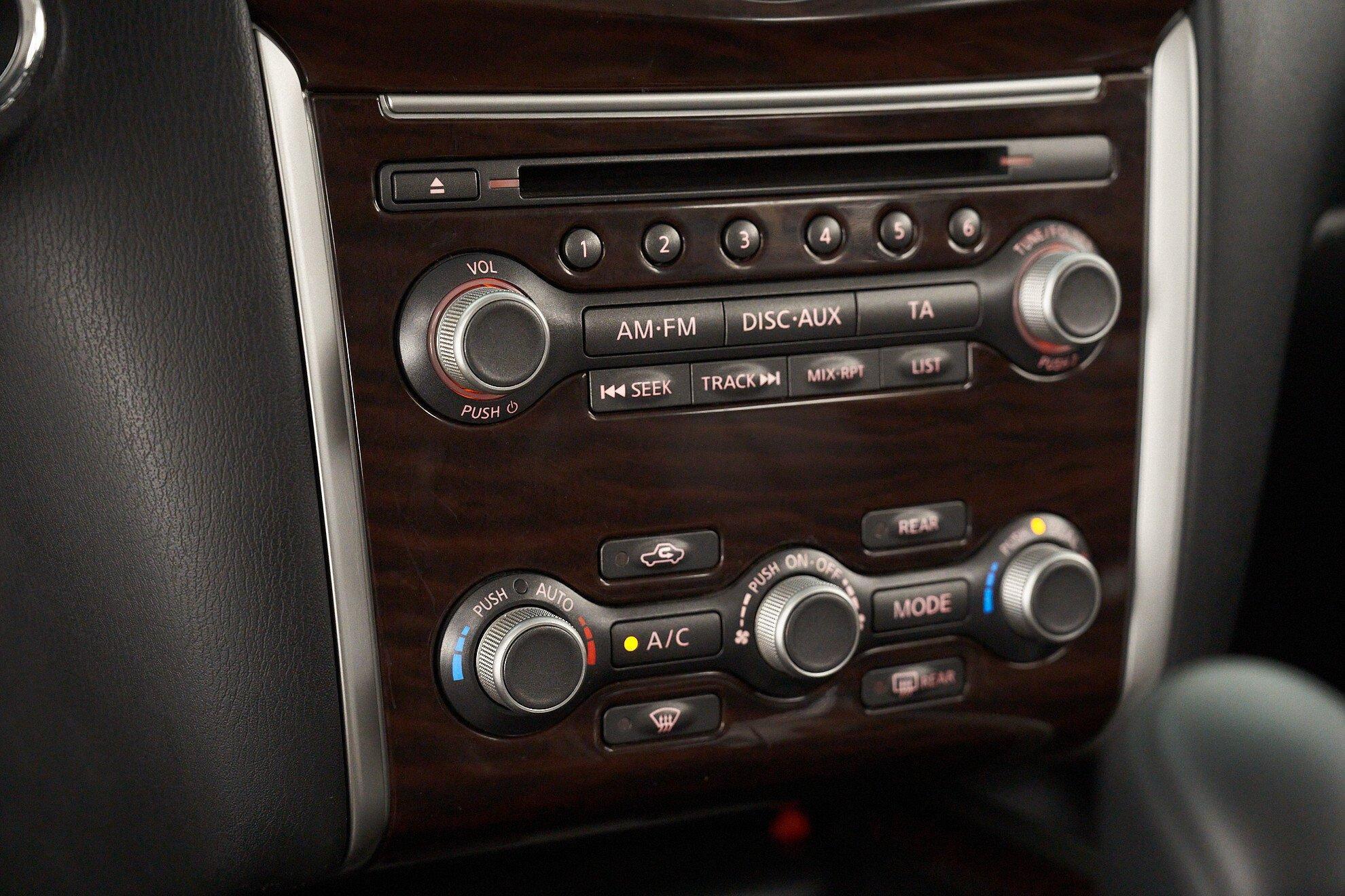 Nissan Pathfinder 2014, черный