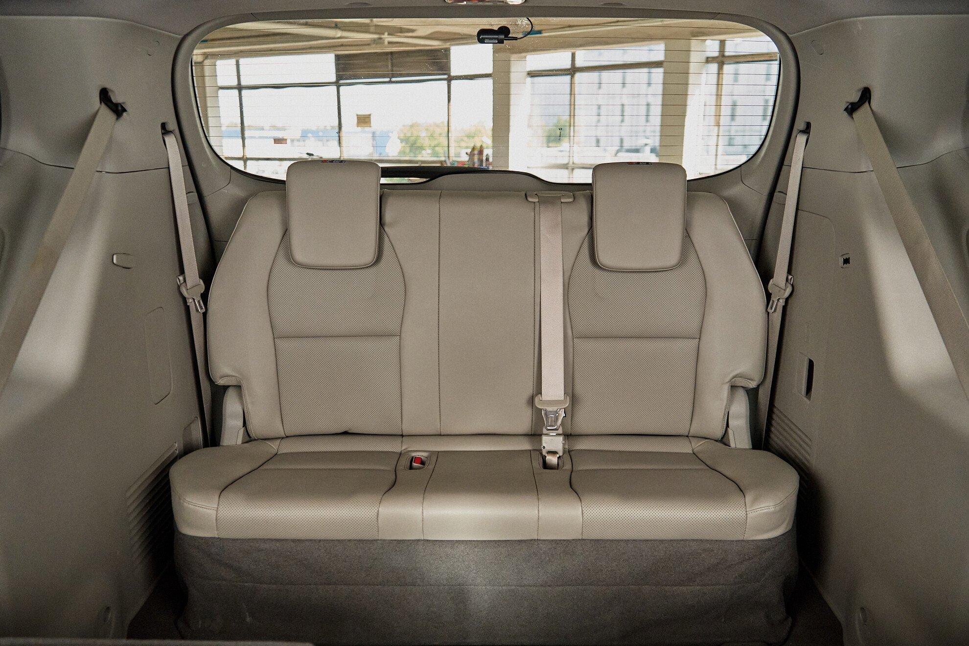 Kia Carnival 2016, черный