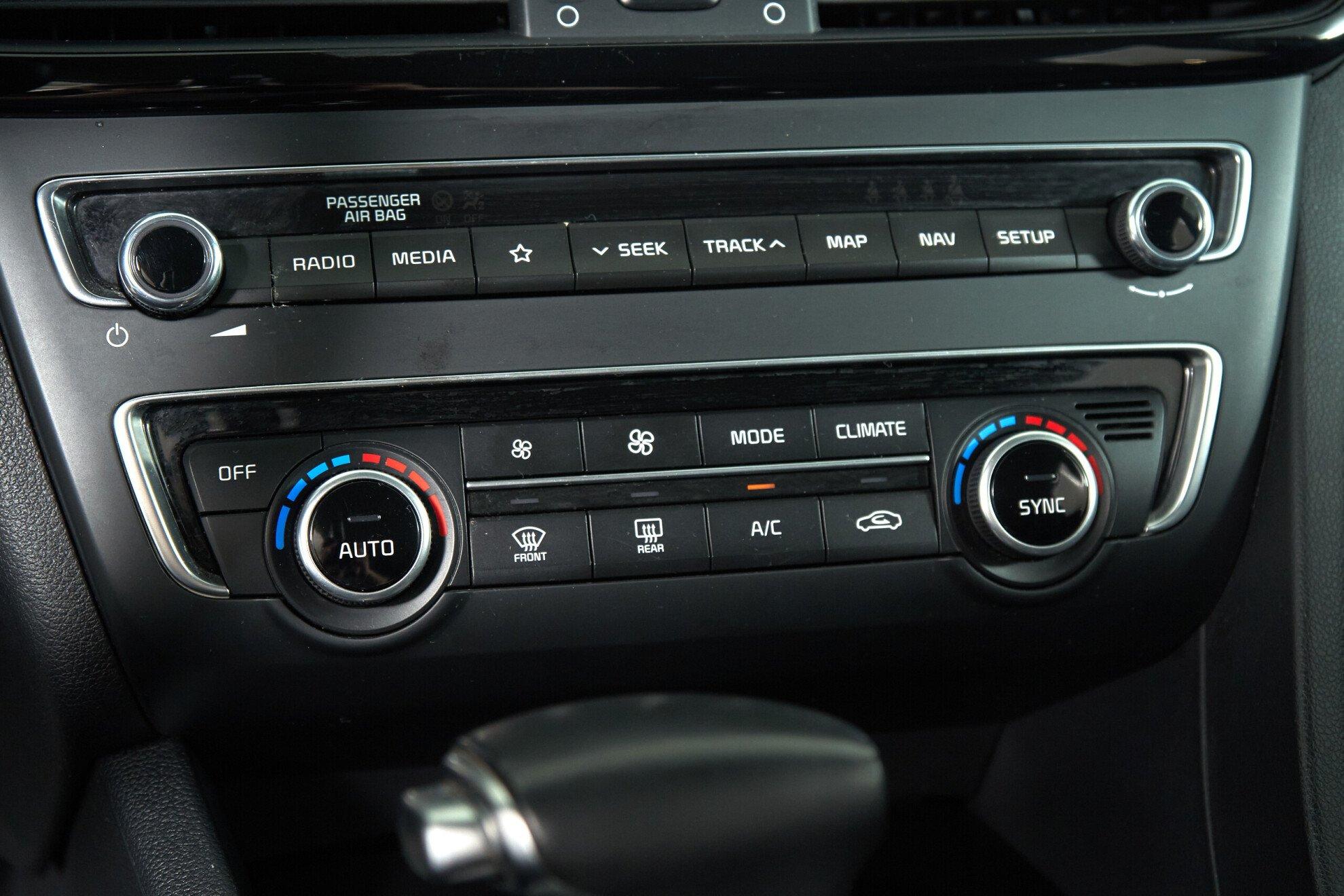 Kia Optima 2019, белый