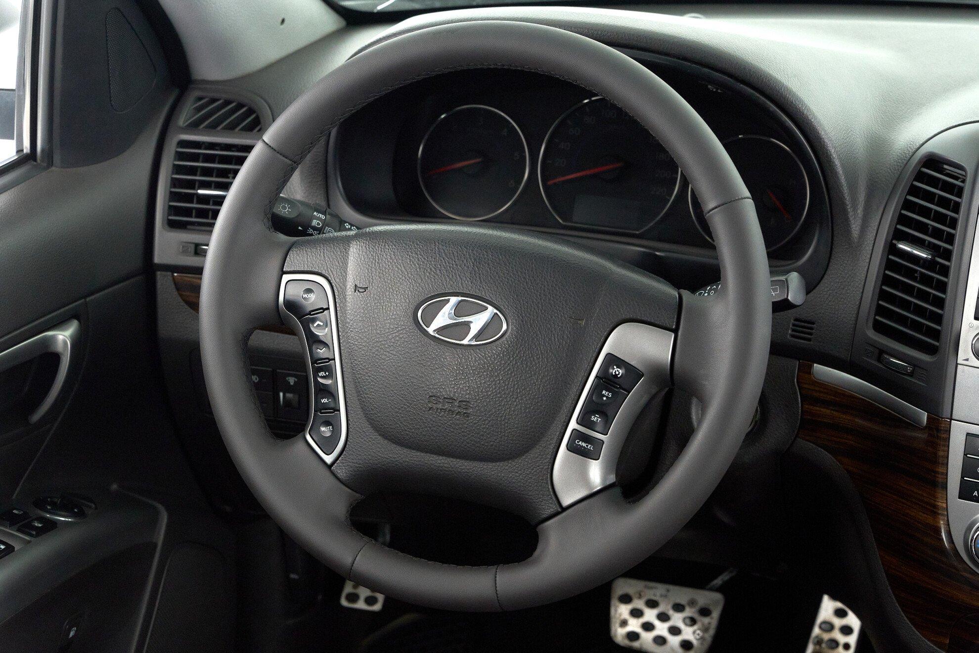 Hyundai Santa Fe 2010, серебряный