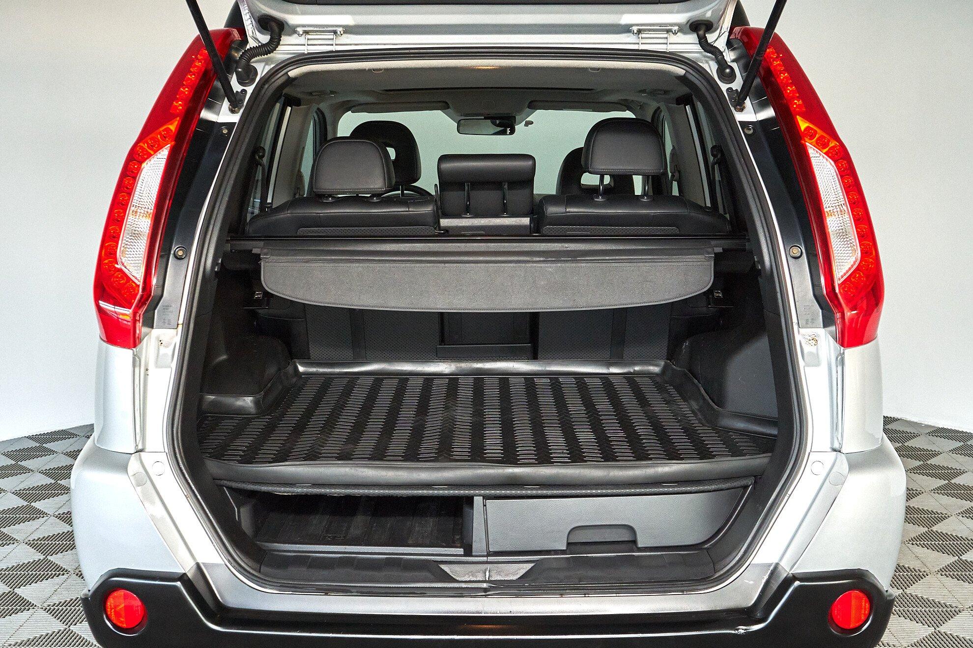 Nissan X-Trail 2013, серебряный