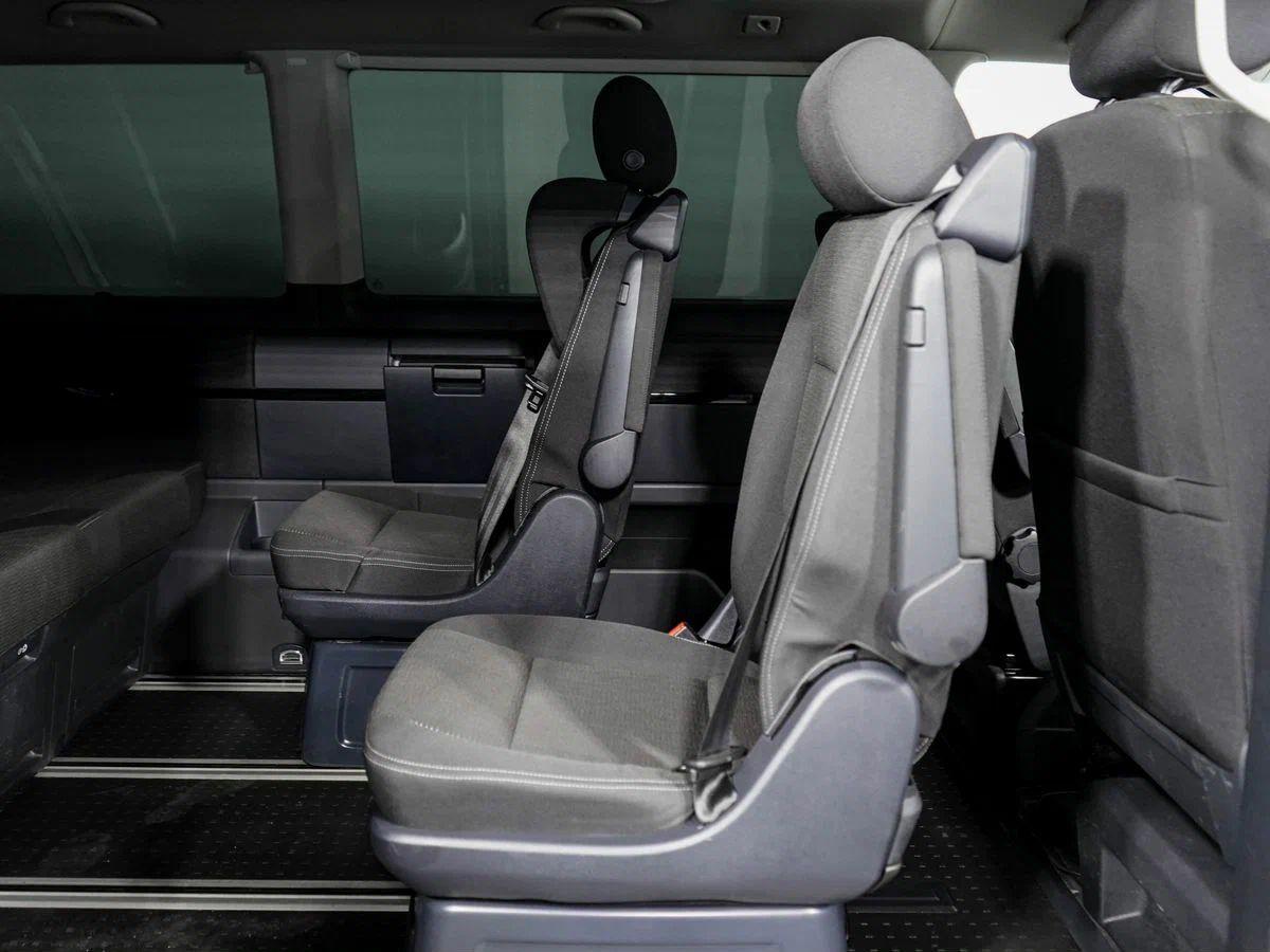Volkswagen Multivan 2016, черный