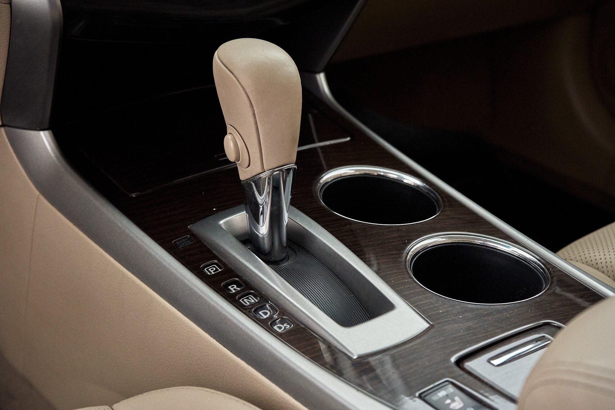 Nissan Teana 2014, белый