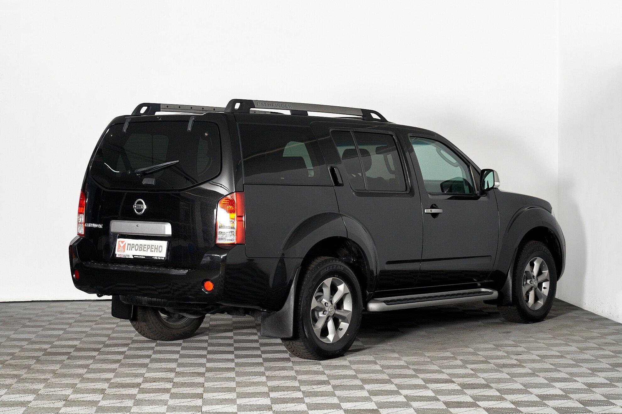 Nissan Pathfinder 2008, черный