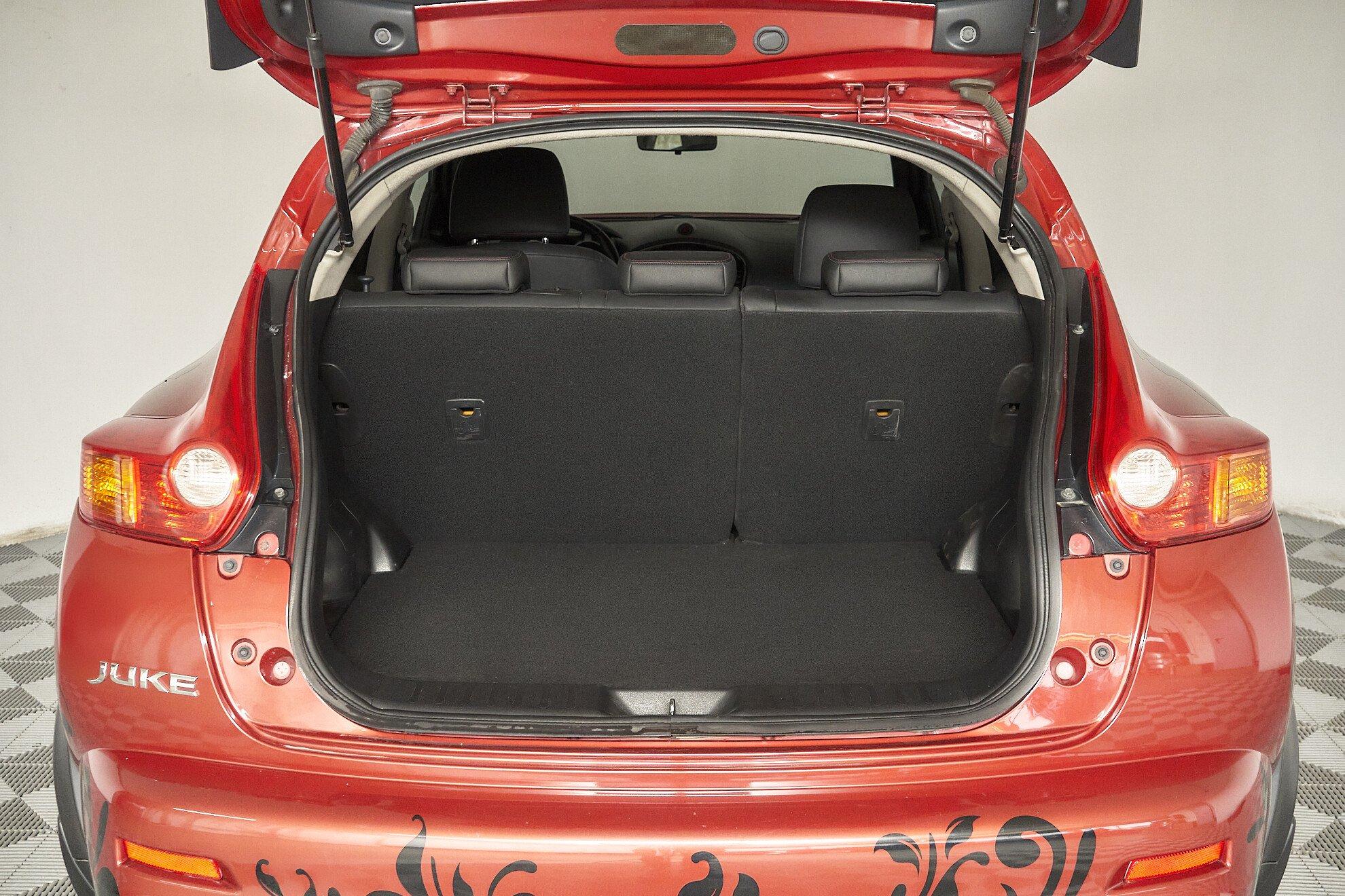 Nissan Juke 2014, красный
