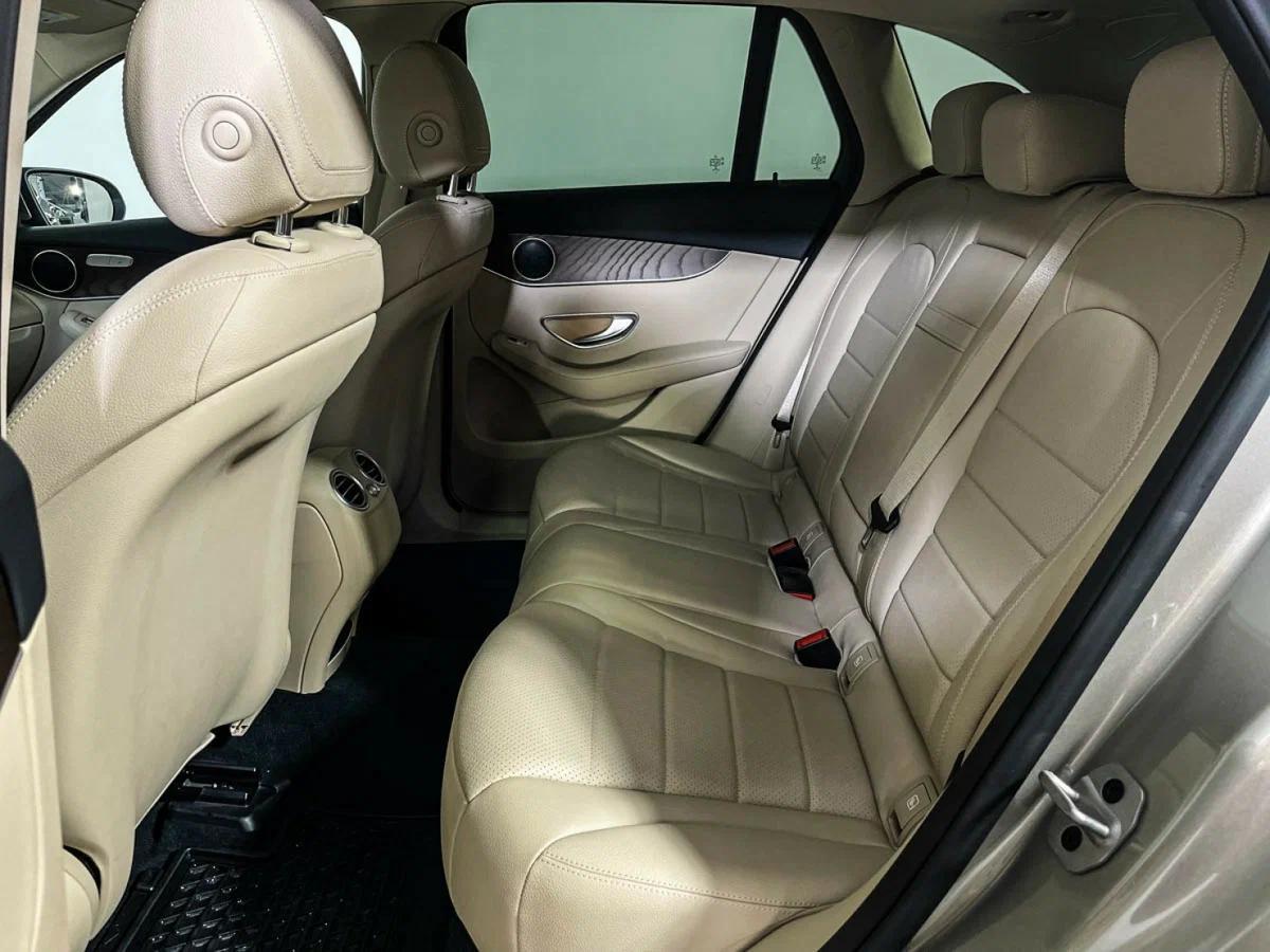 Mercedes-Benz GLC 2021, серый