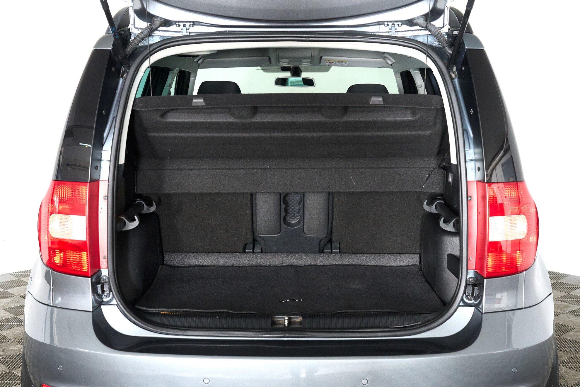 Skoda Yeti 2016, серый