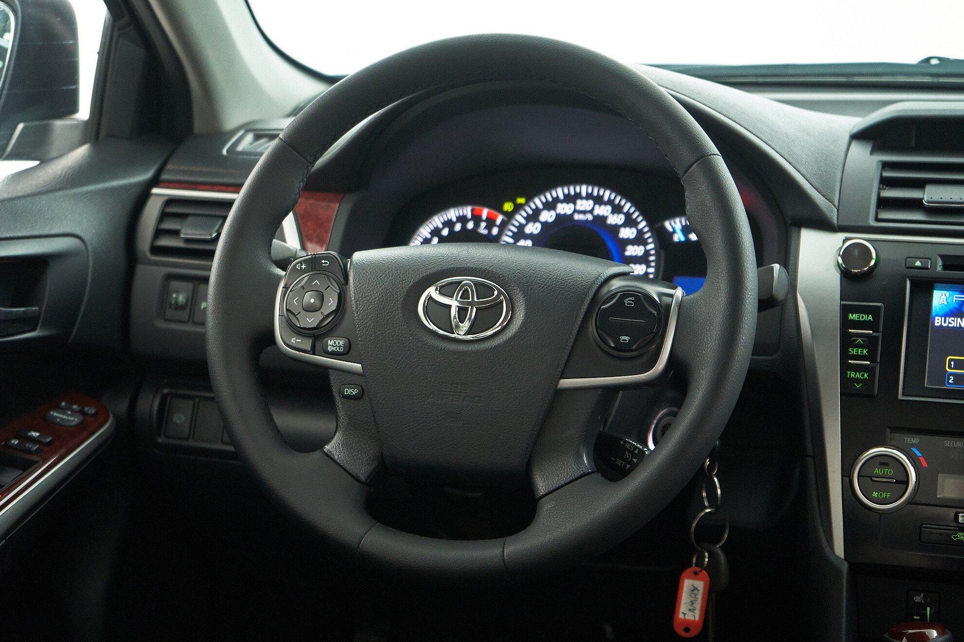 Toyota Camry 2014, черный