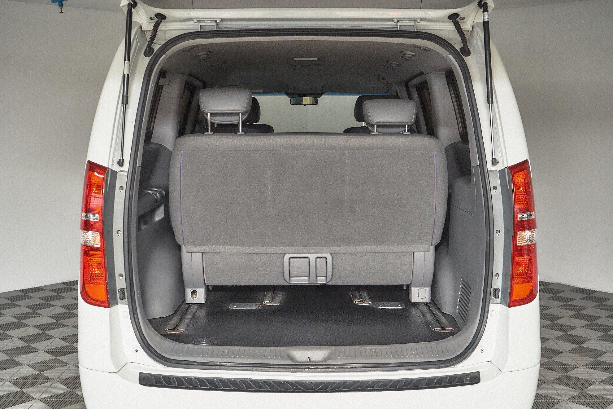 Hyundai Grand Starex 2008, белый