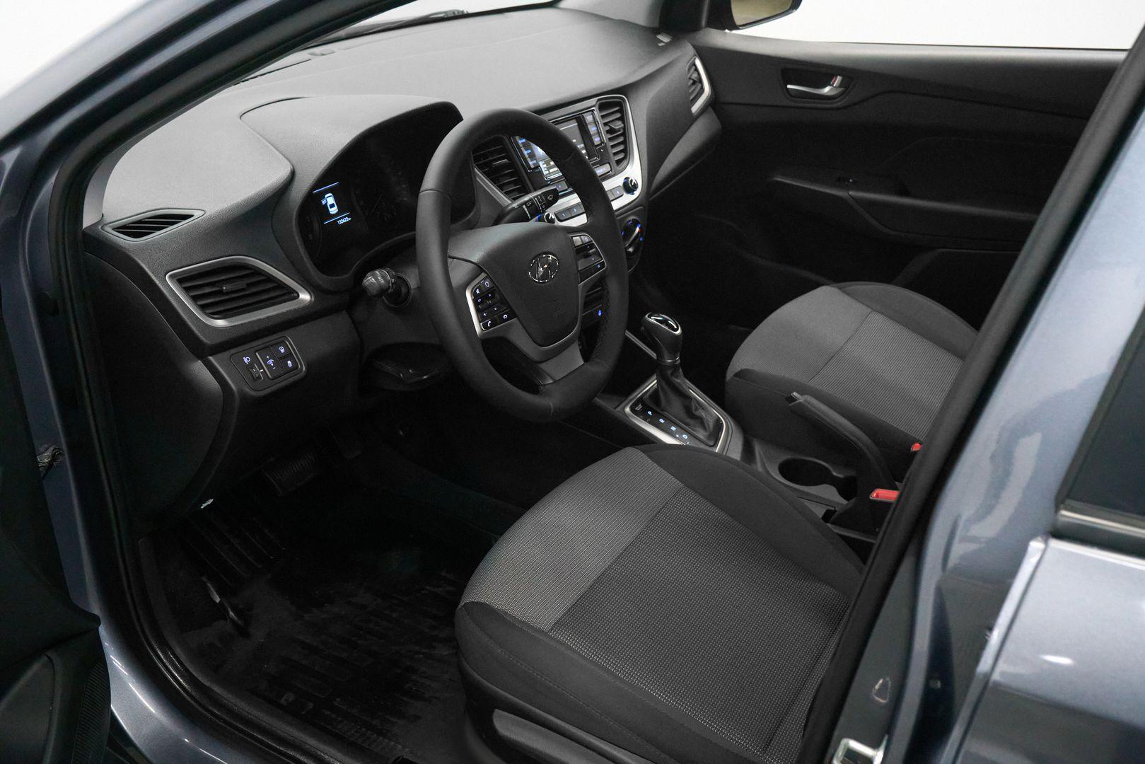 Hyundai Solaris 2019, серый