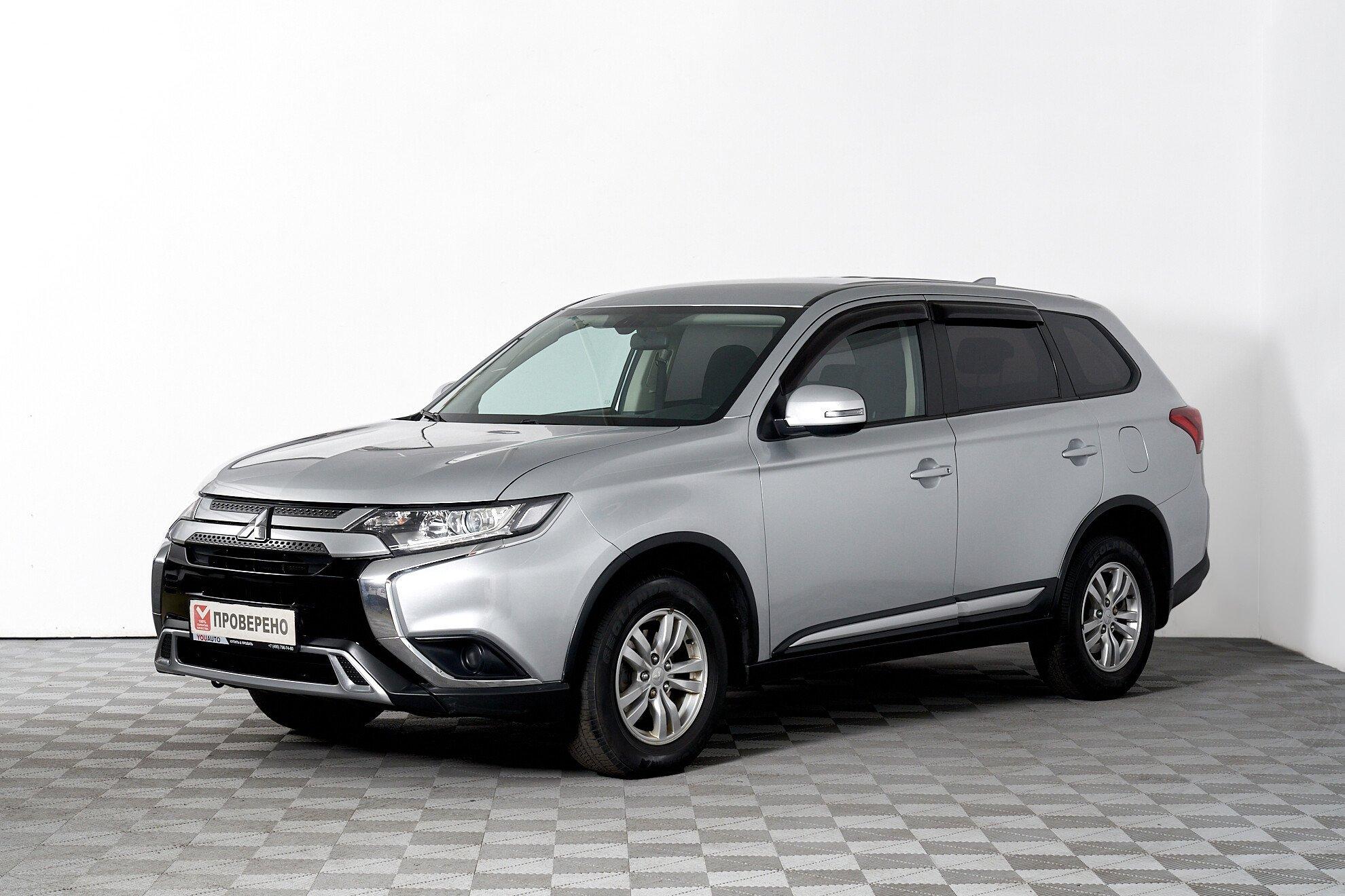 Mitsubishi Outlander 2018, серый