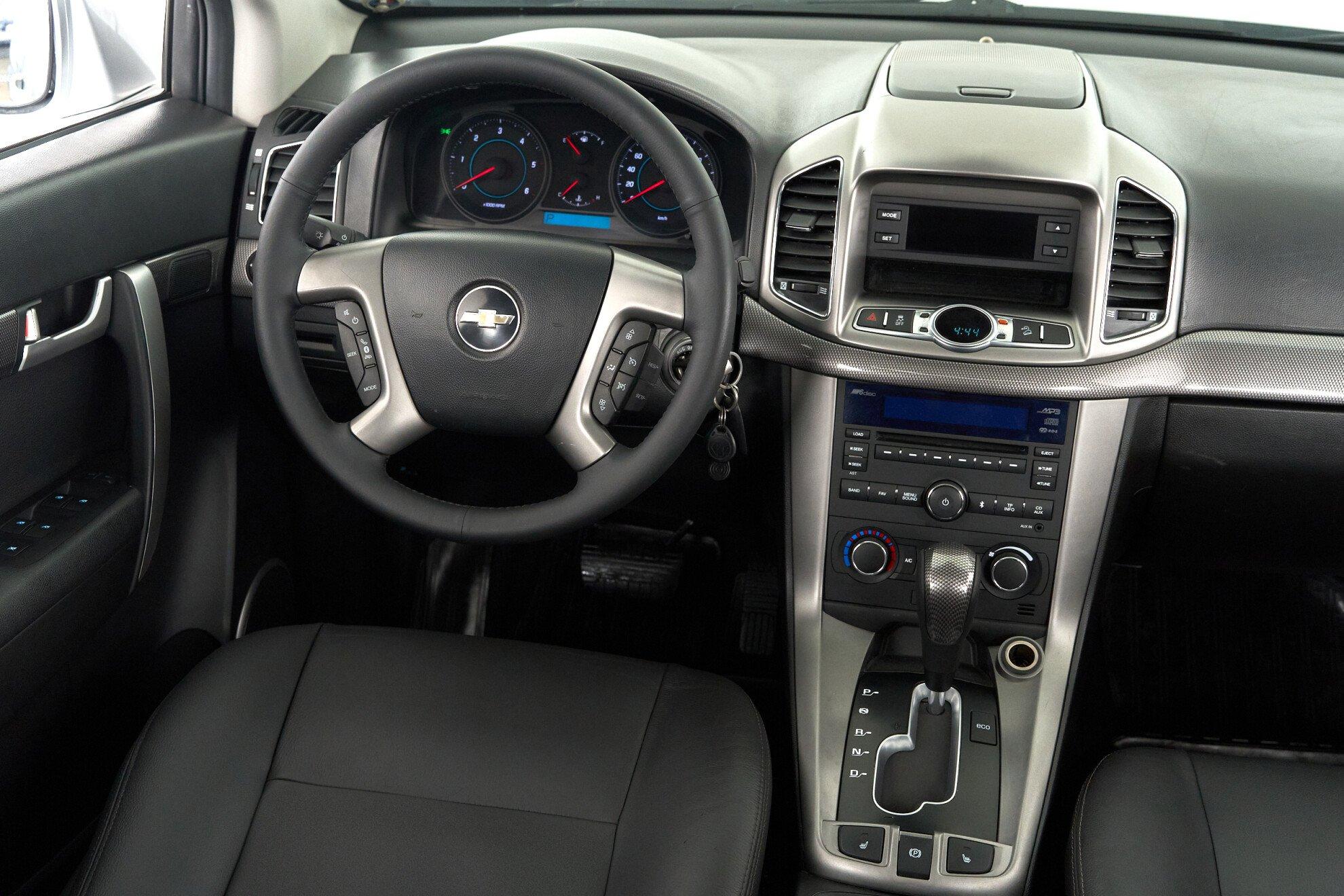 Chevrolet Captiva 2012, серебряный